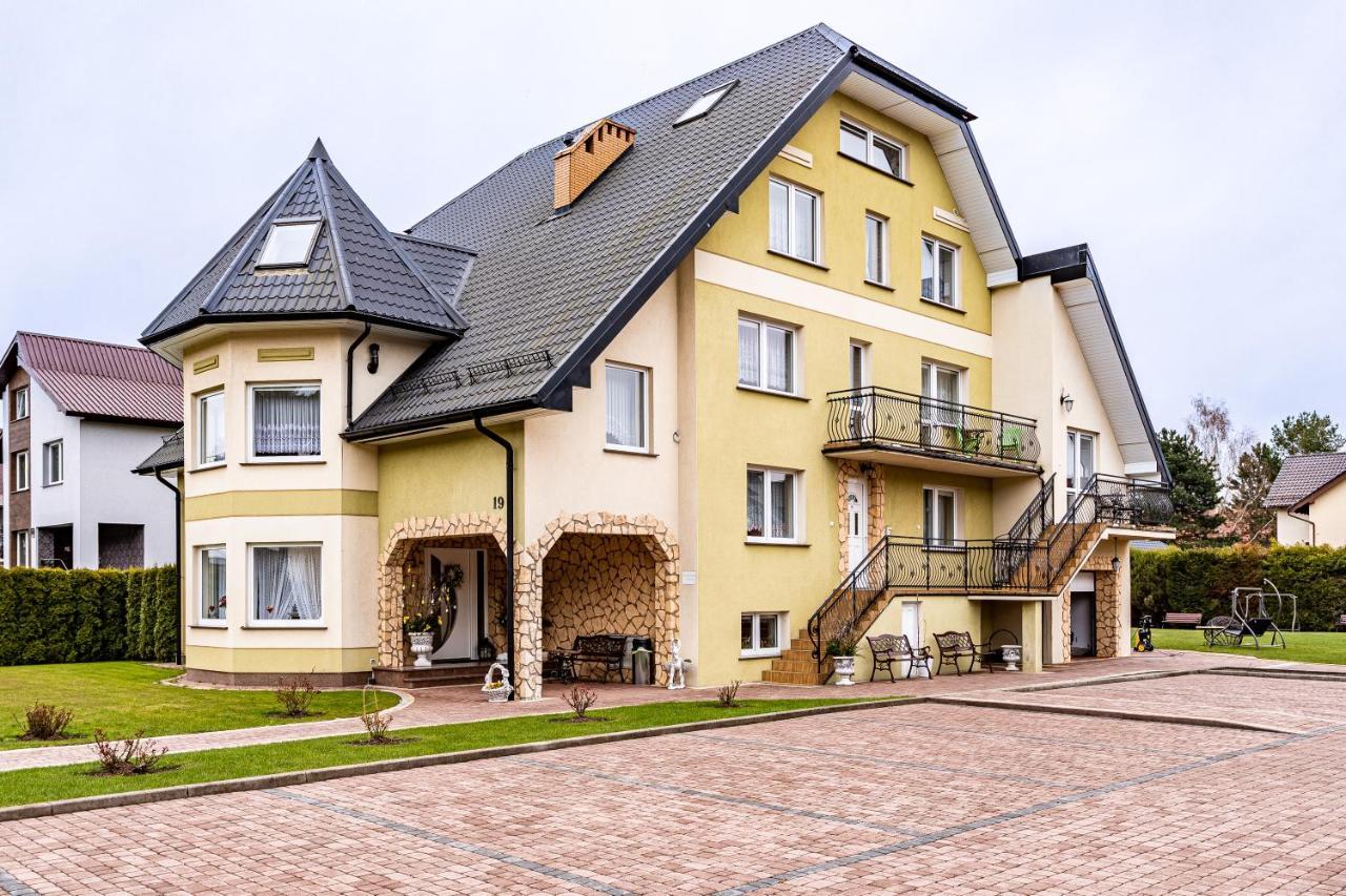 Pokoje Goscinne Katarzyna Kur Dębki Exteriör bild