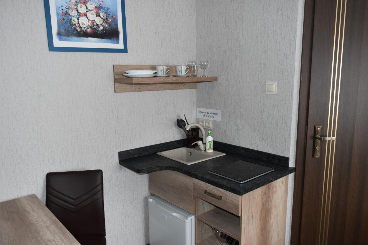 Pokoje Goscinne Katarzyna Kur Dębki Exteriör bild